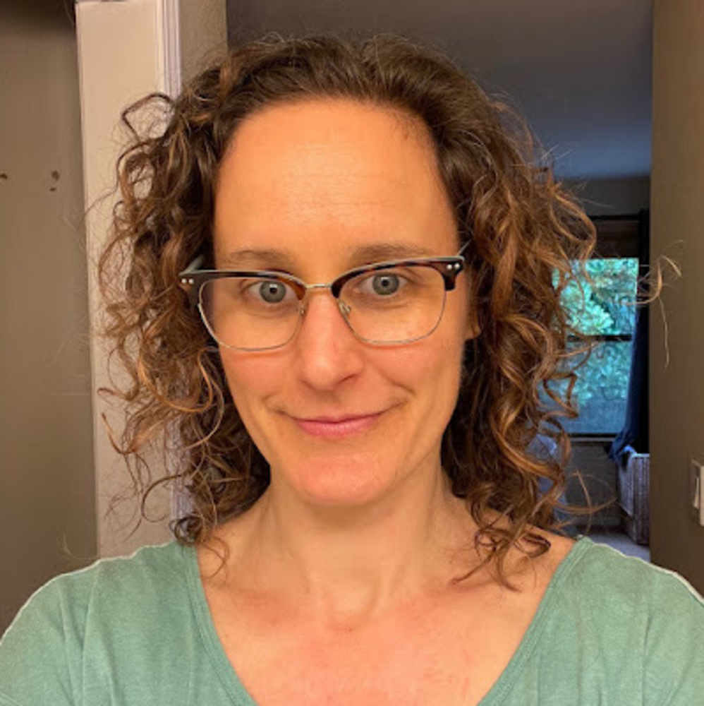 Meet your Posher, Desiree